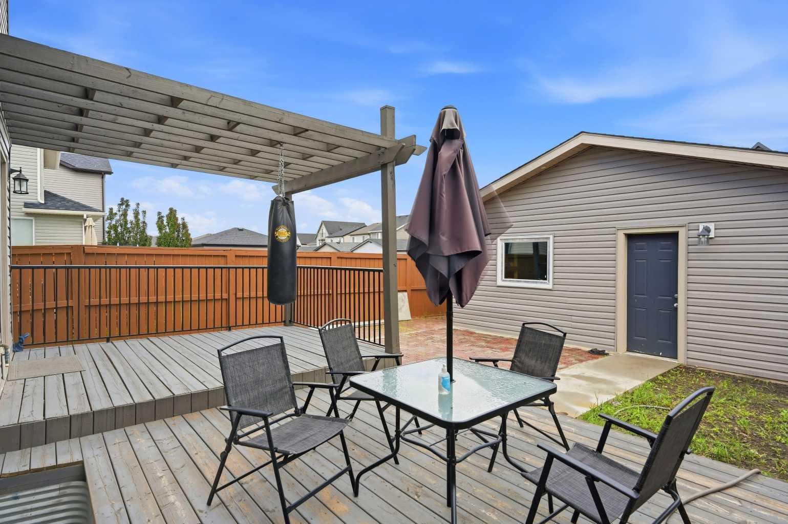 19 Skyview Point Road NE