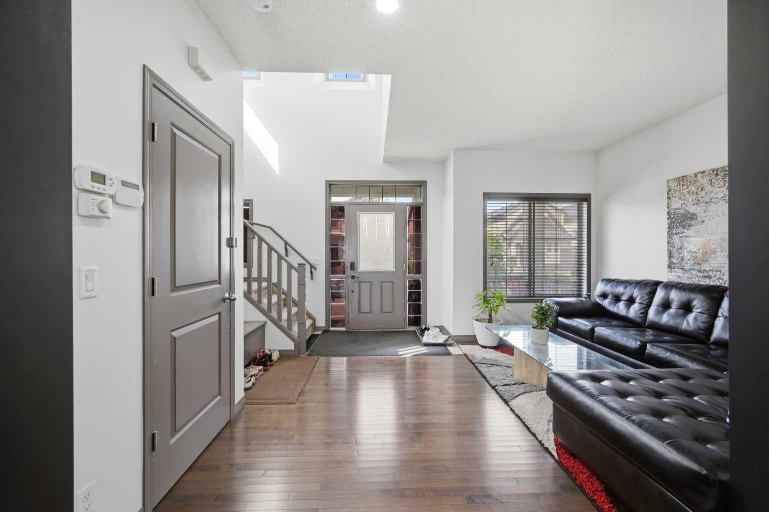 19 Skyview Point Road NE