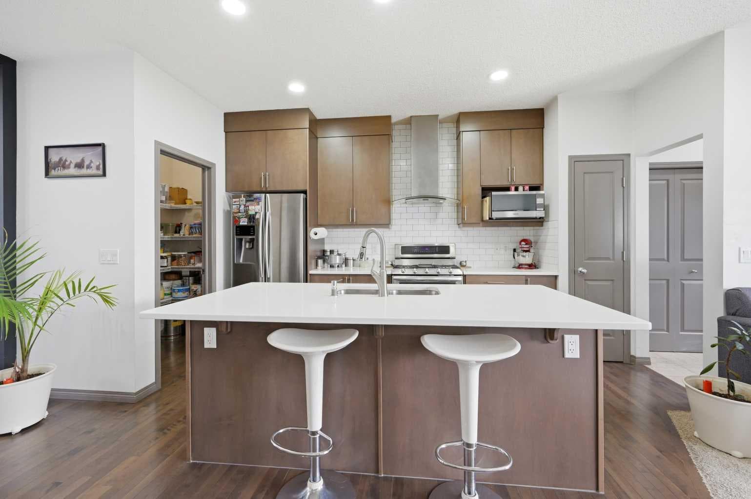 19 Skyview Point Road NE
