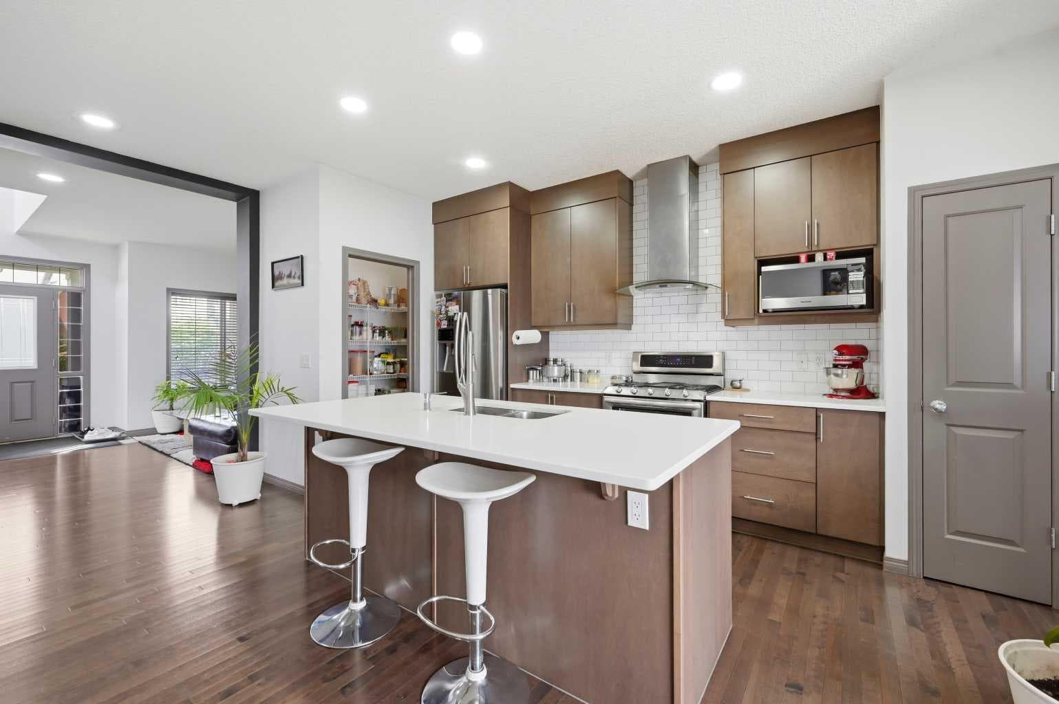 19 Skyview Point Road NE