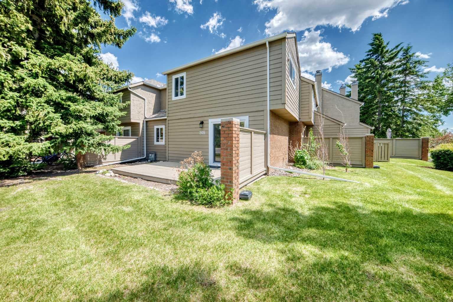 205, 829 Coach Bluff Crescent SW