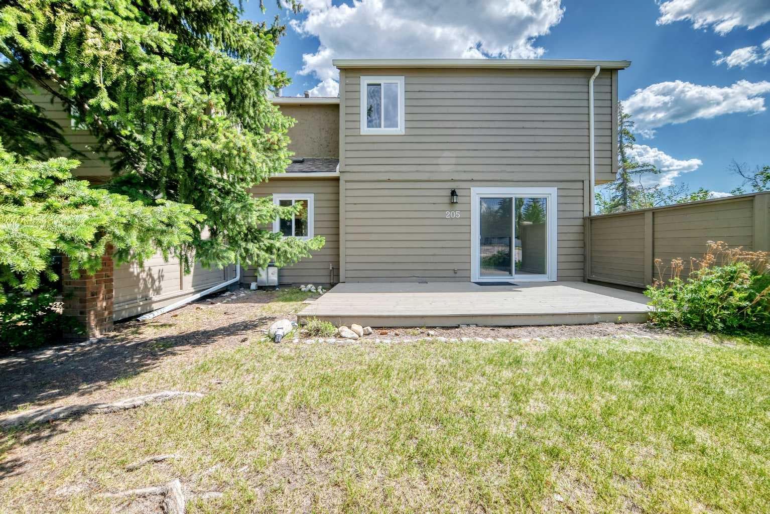 205, 829 Coach Bluff Crescent SW