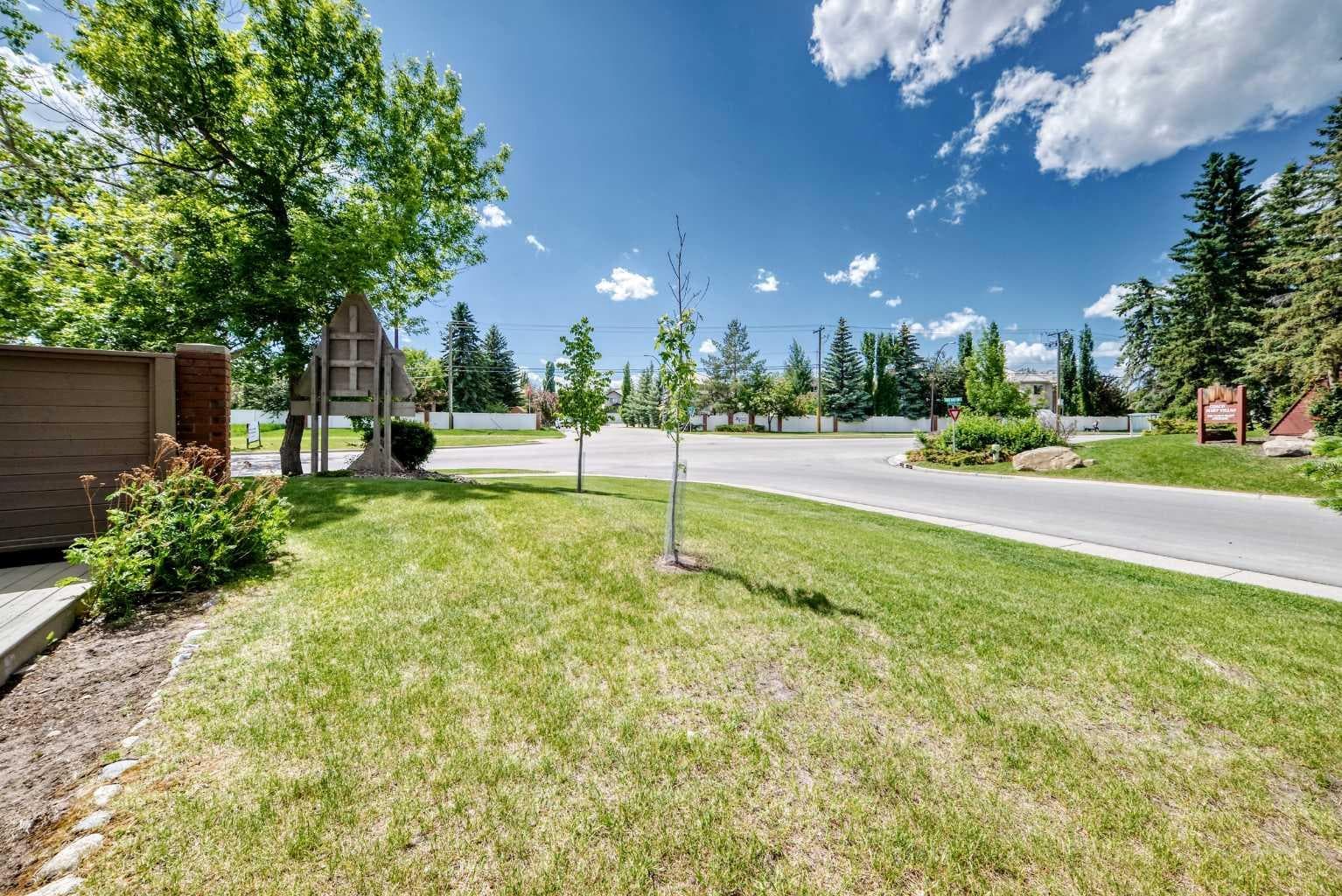 205, 829 Coach Bluff Crescent SW