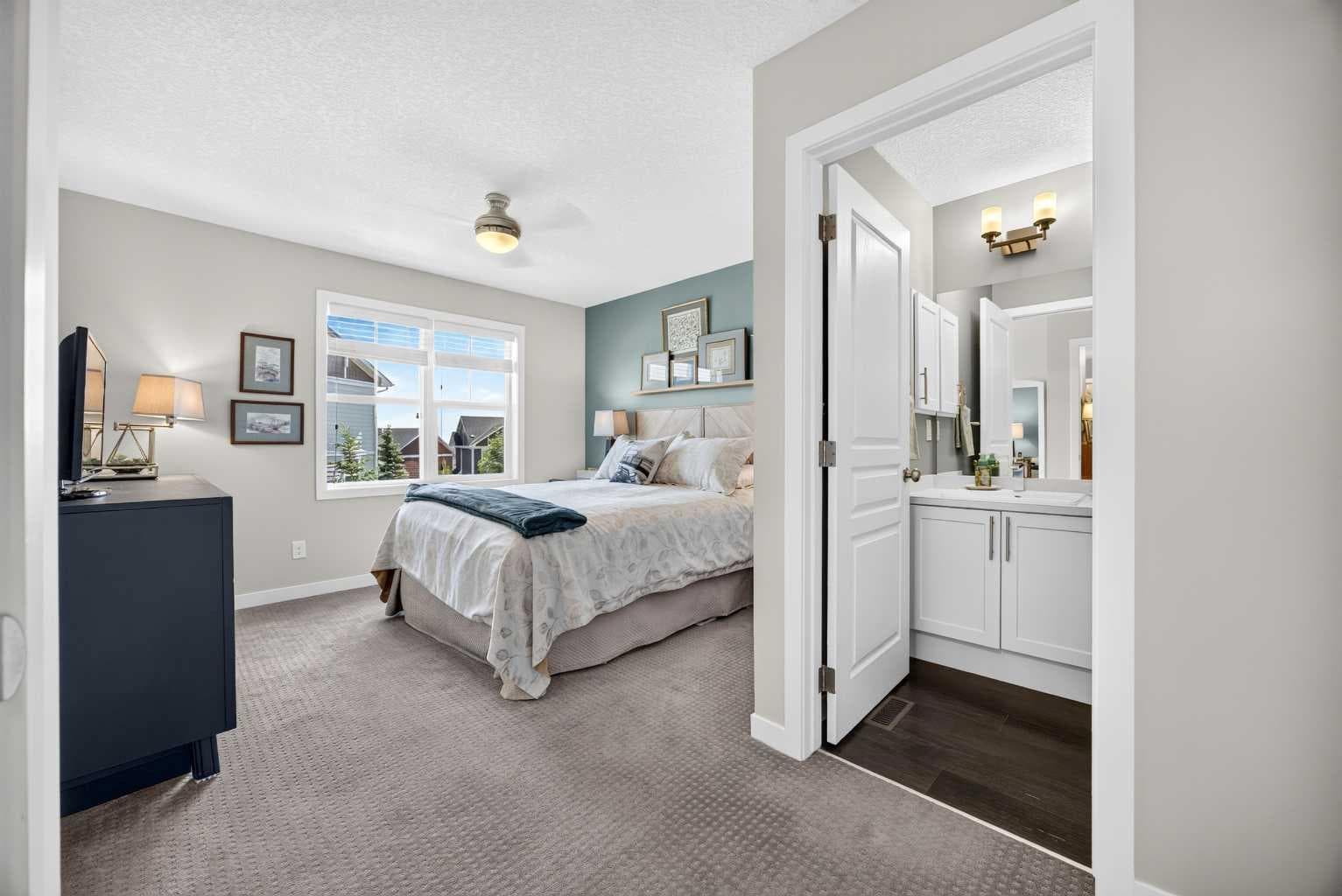 905, 881 Sage Valley Boulevard NW