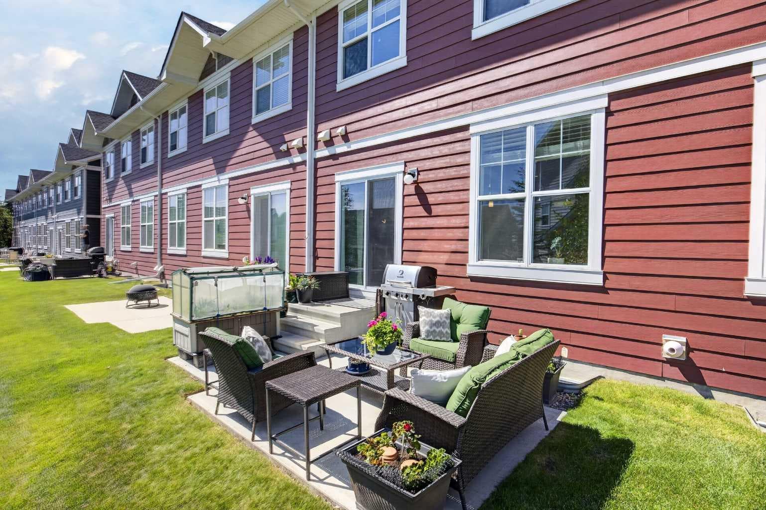 905, 881 Sage Valley Boulevard NW