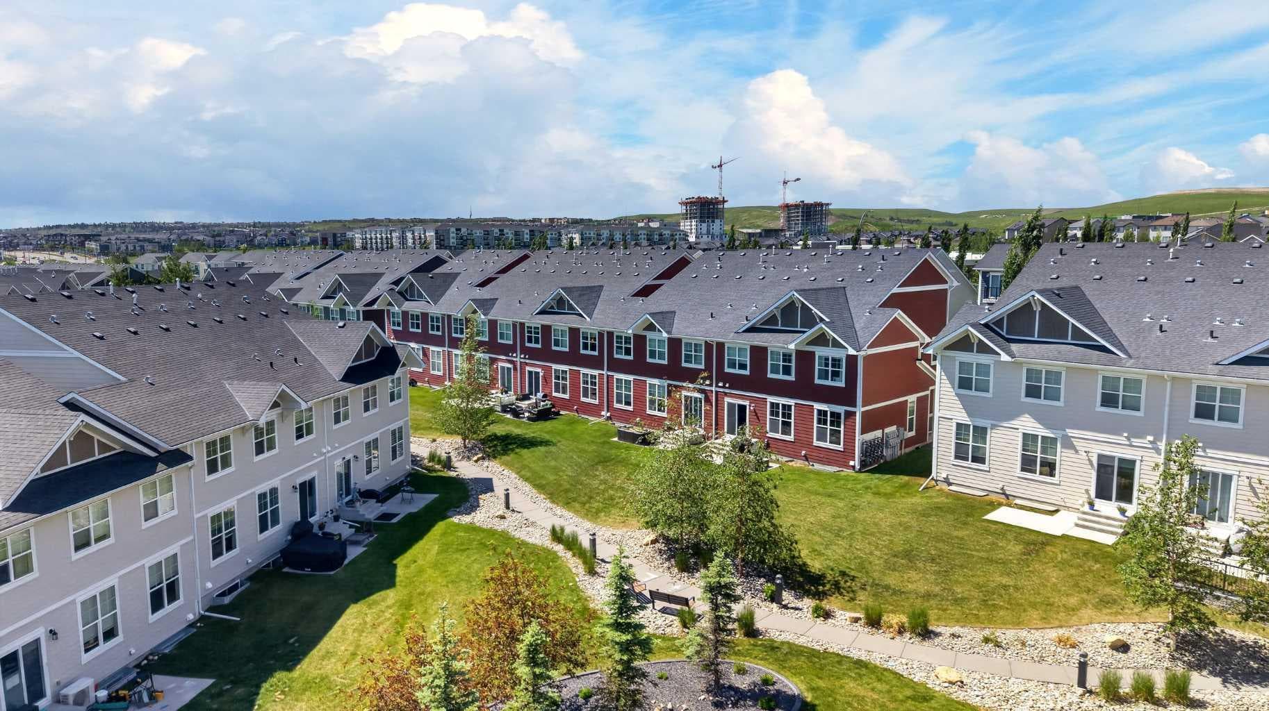 905, 881 Sage Valley Boulevard NW