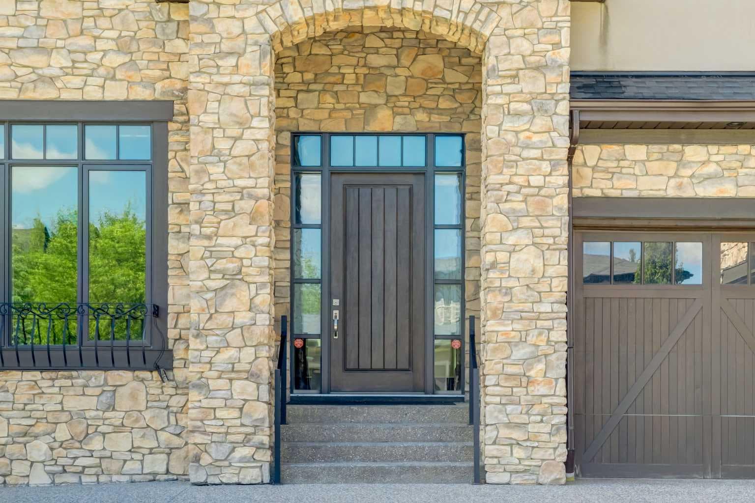 305 Spyglass Way 