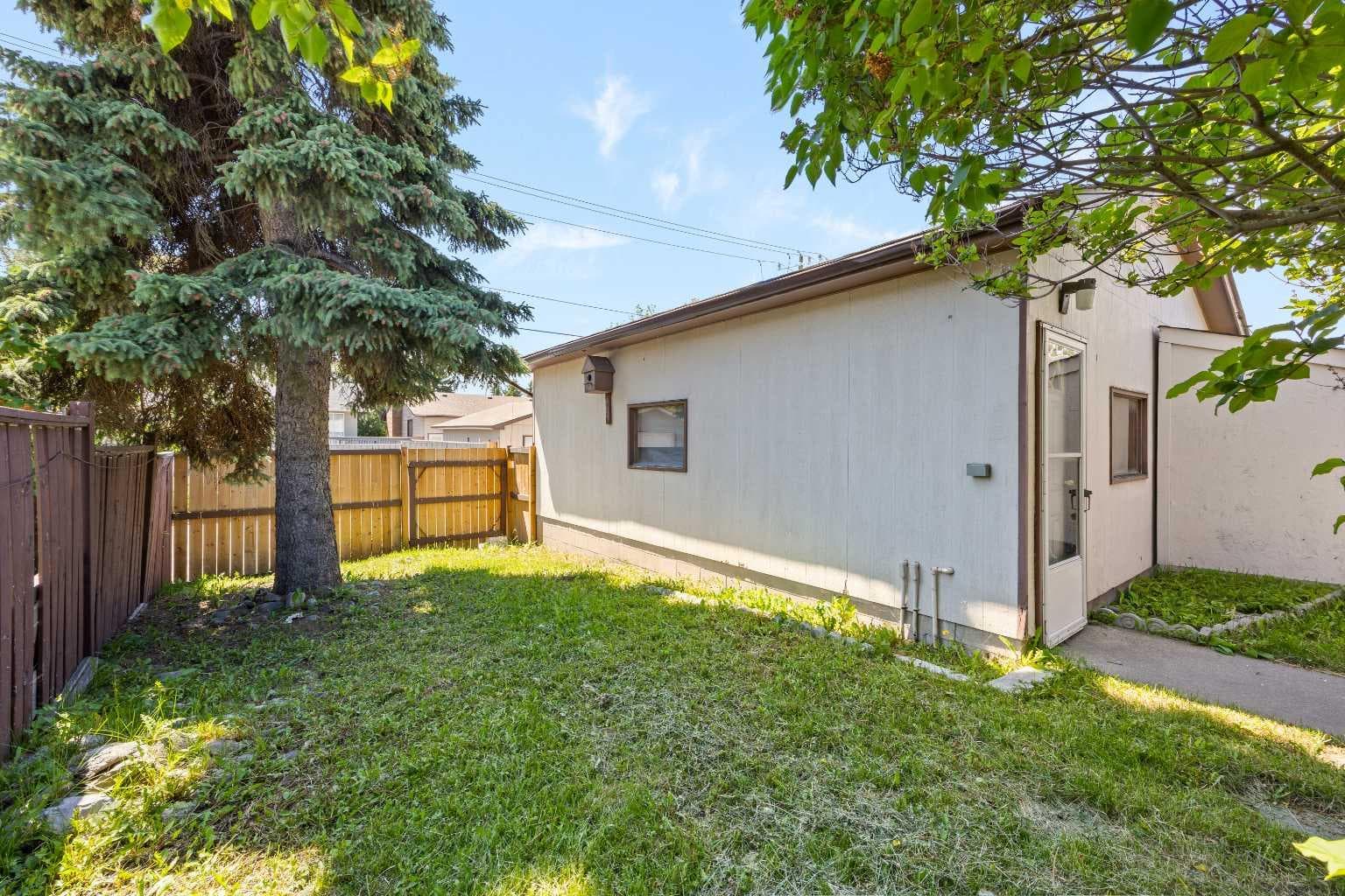 4739 Rundlewood Road NE