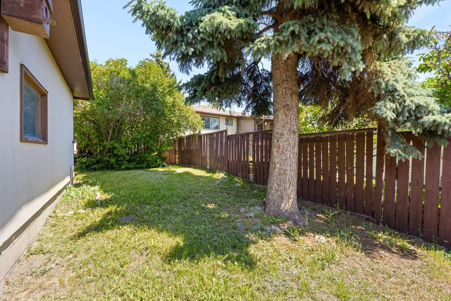 4739 Rundlewood Road NE