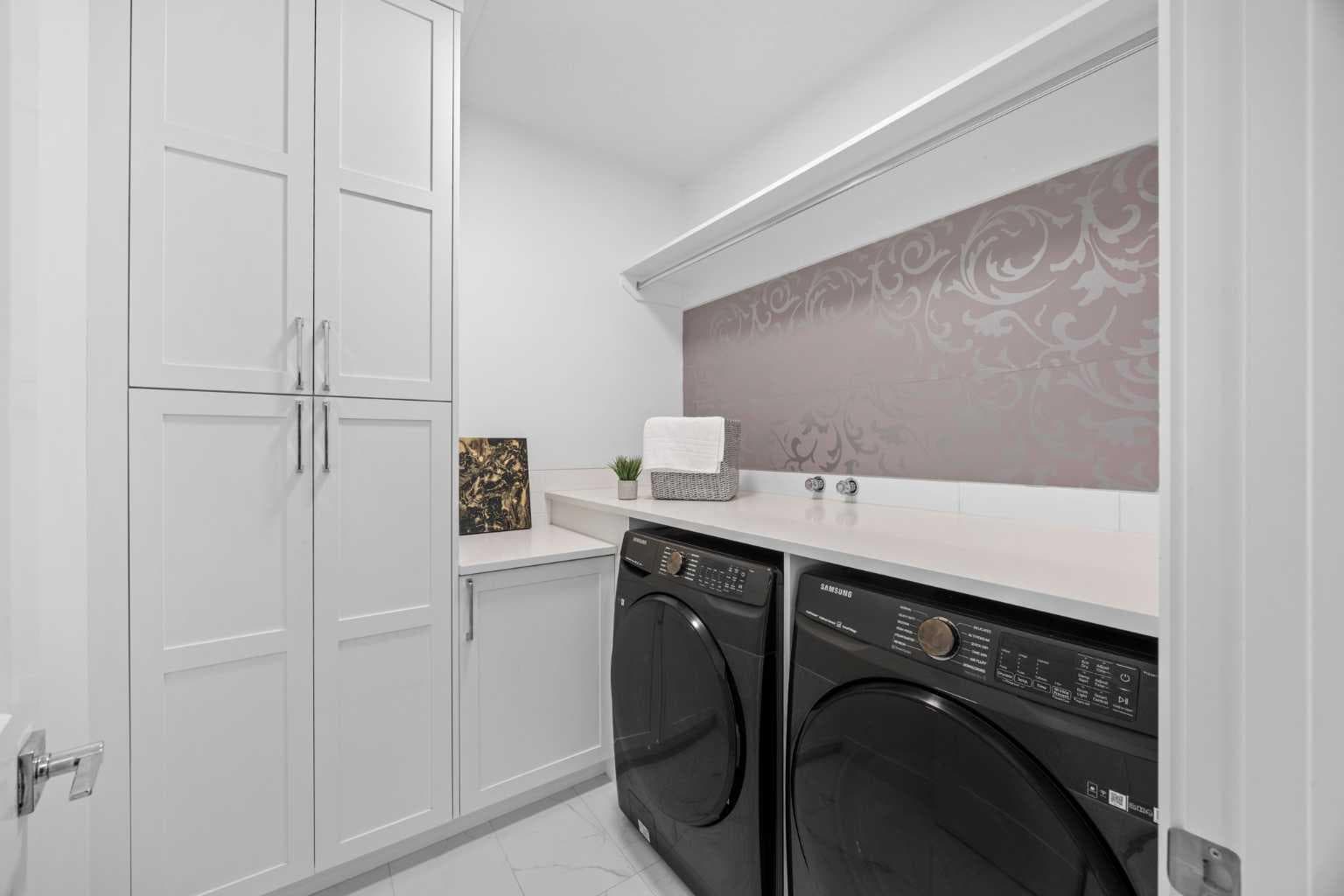 351 Marina Landing SE