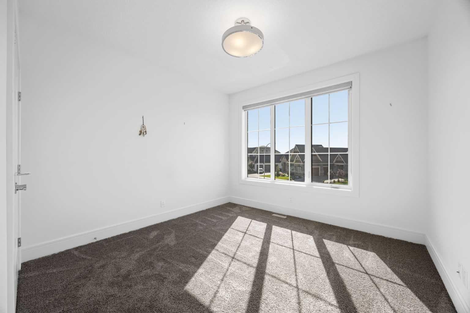 351 Marina Landing SE