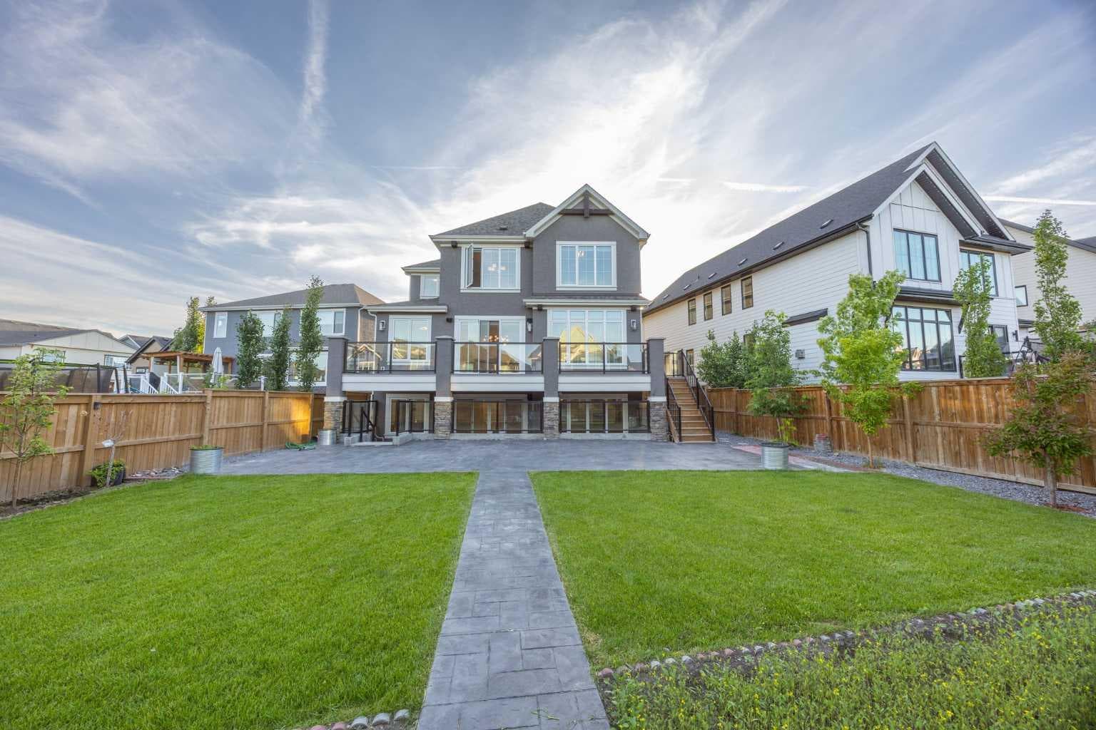 351 Marina Landing SE