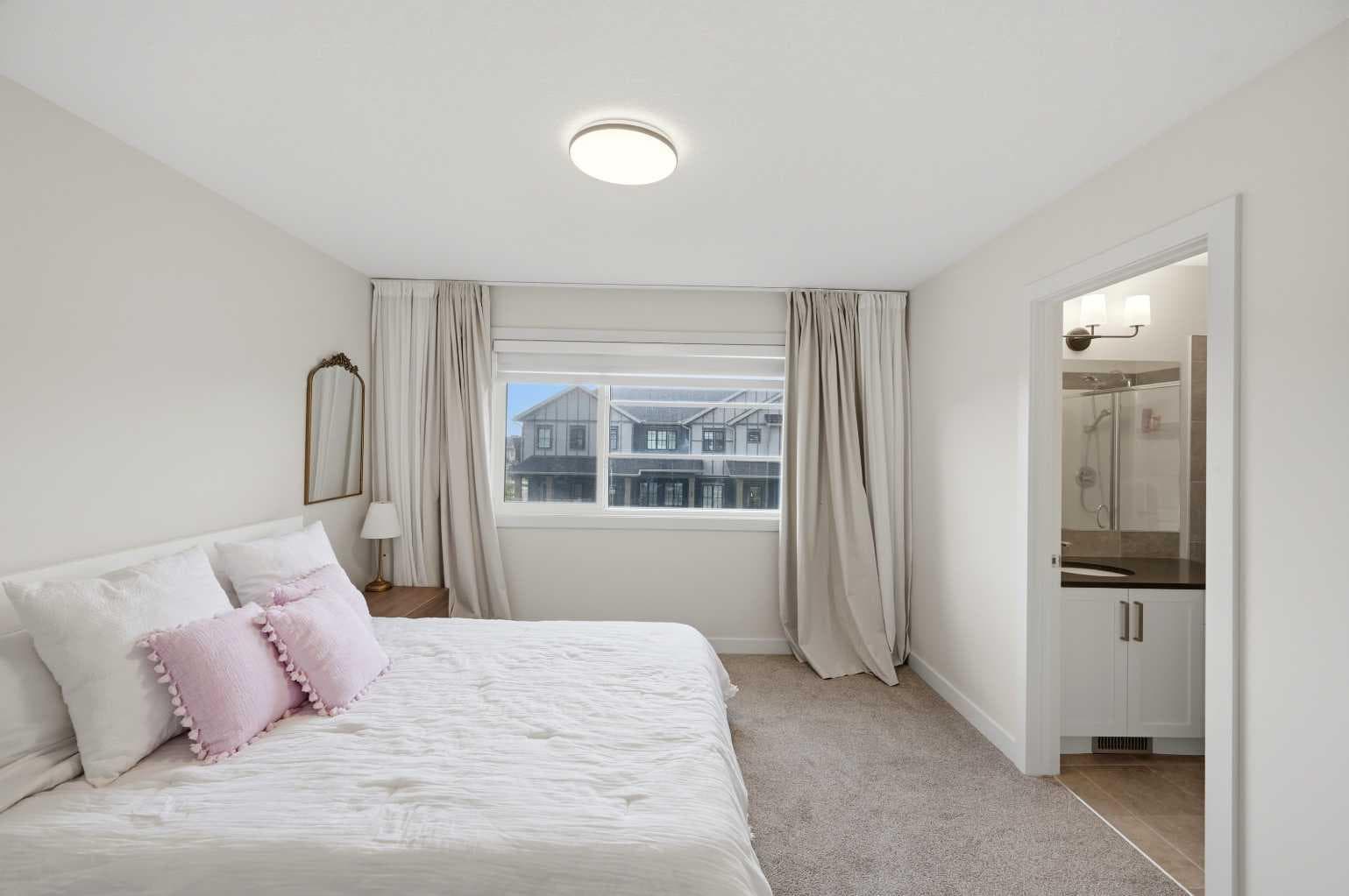 7 Lambeau Lane SE