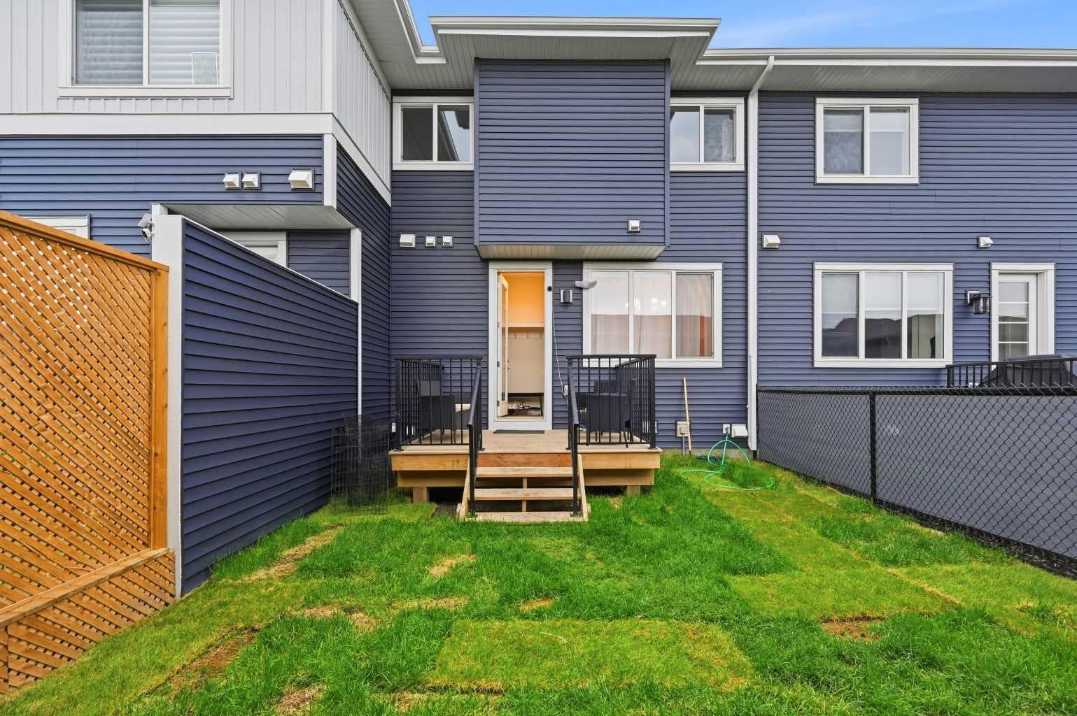 7 Lambeau Lane SE