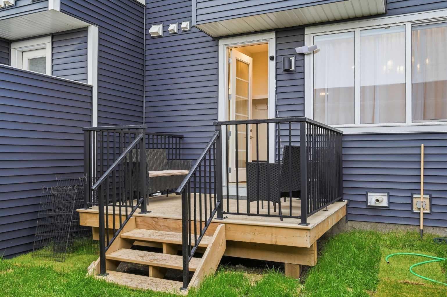 7 Lambeau Lane SE