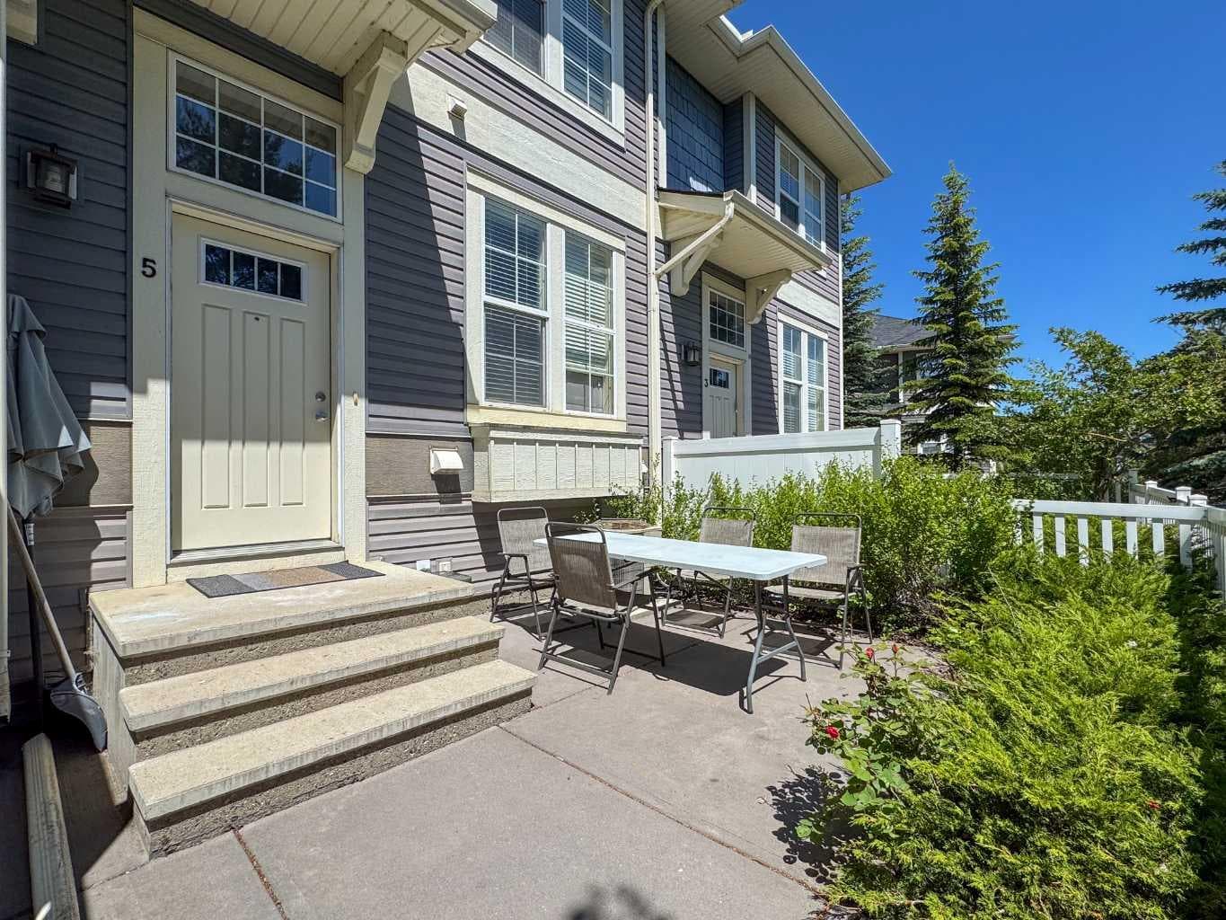 5 Auburn Bay Common SE