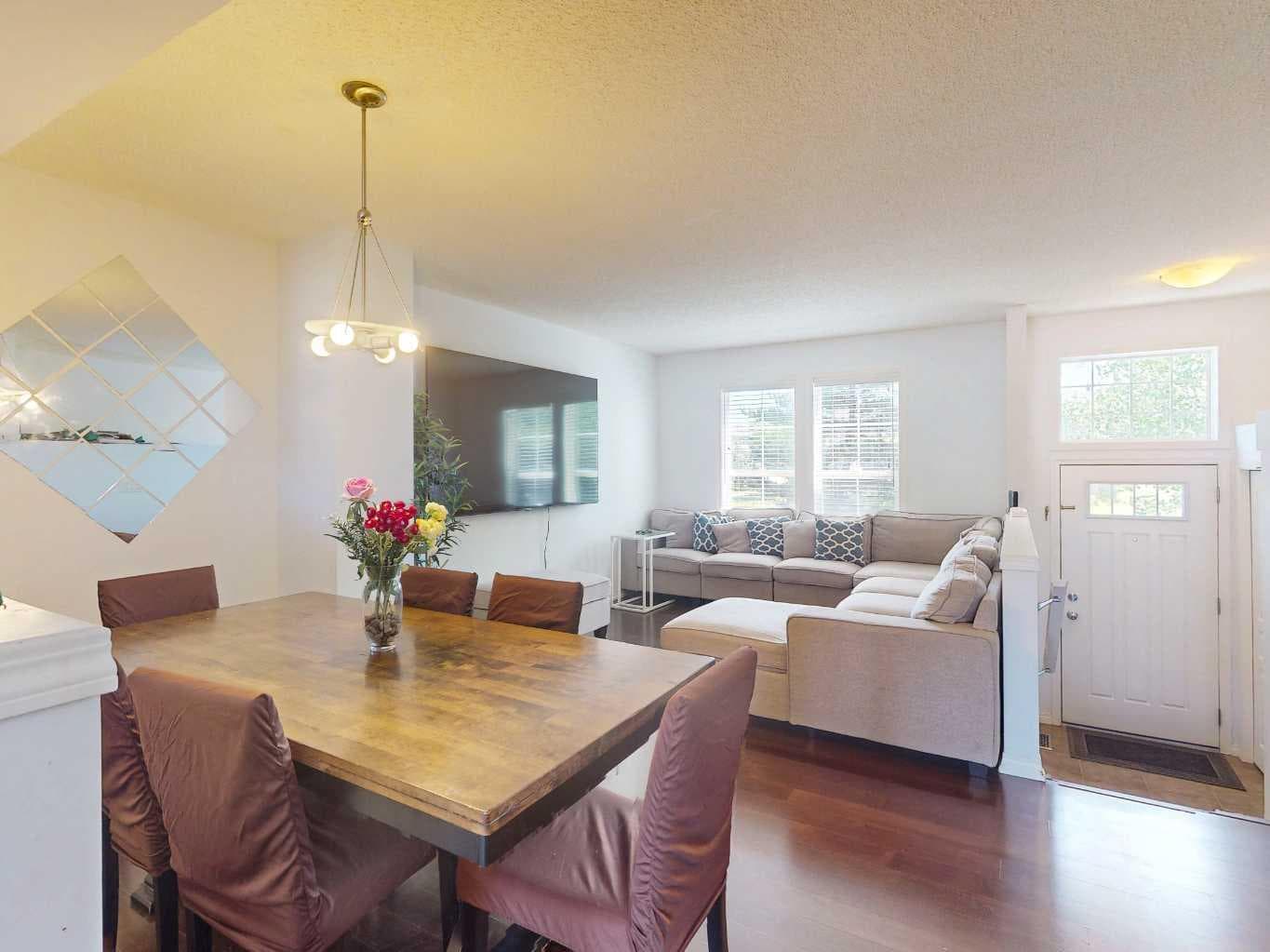5 Auburn Bay Common SE