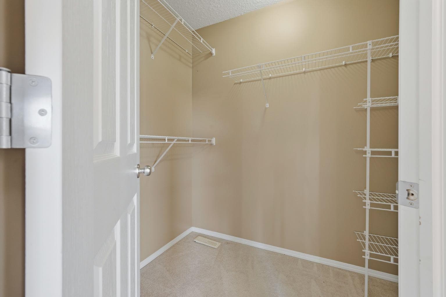 4 Everglen Grove SW