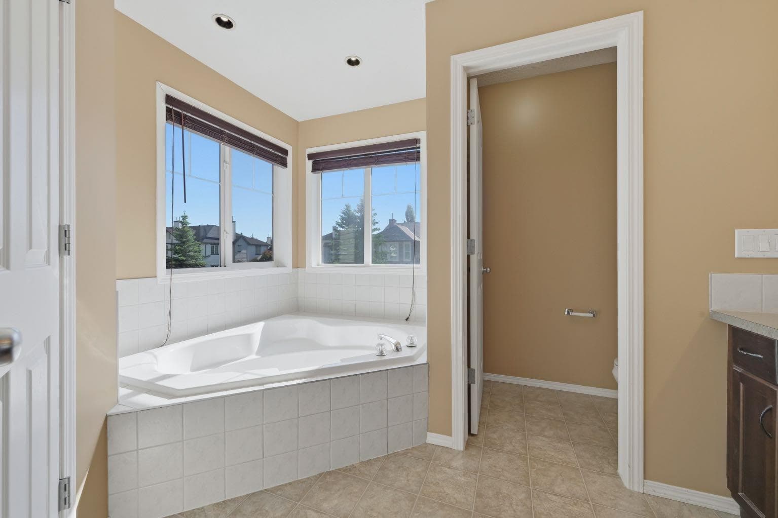 4 Everglen Grove SW