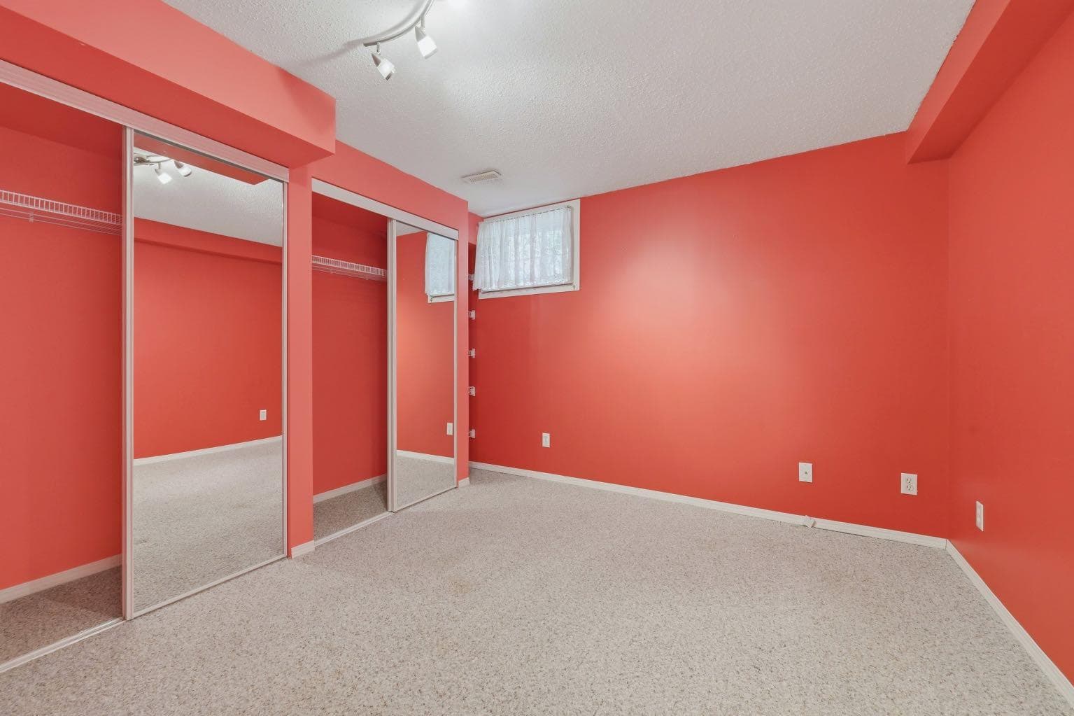 112 Dovista Court SE