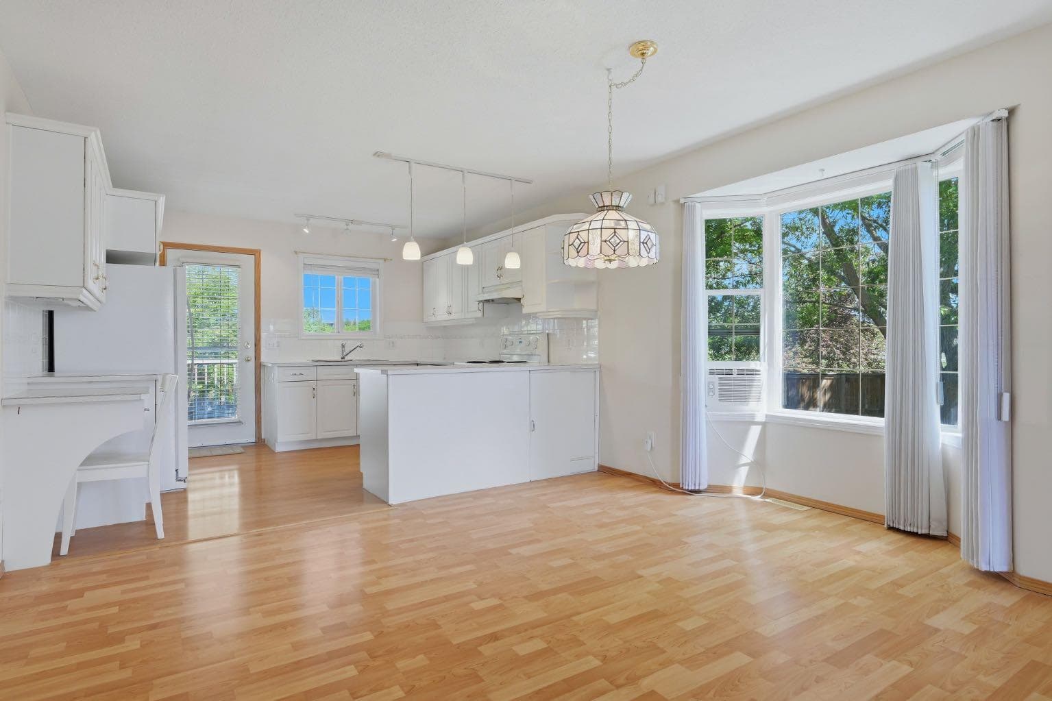112 Dovista Court SE