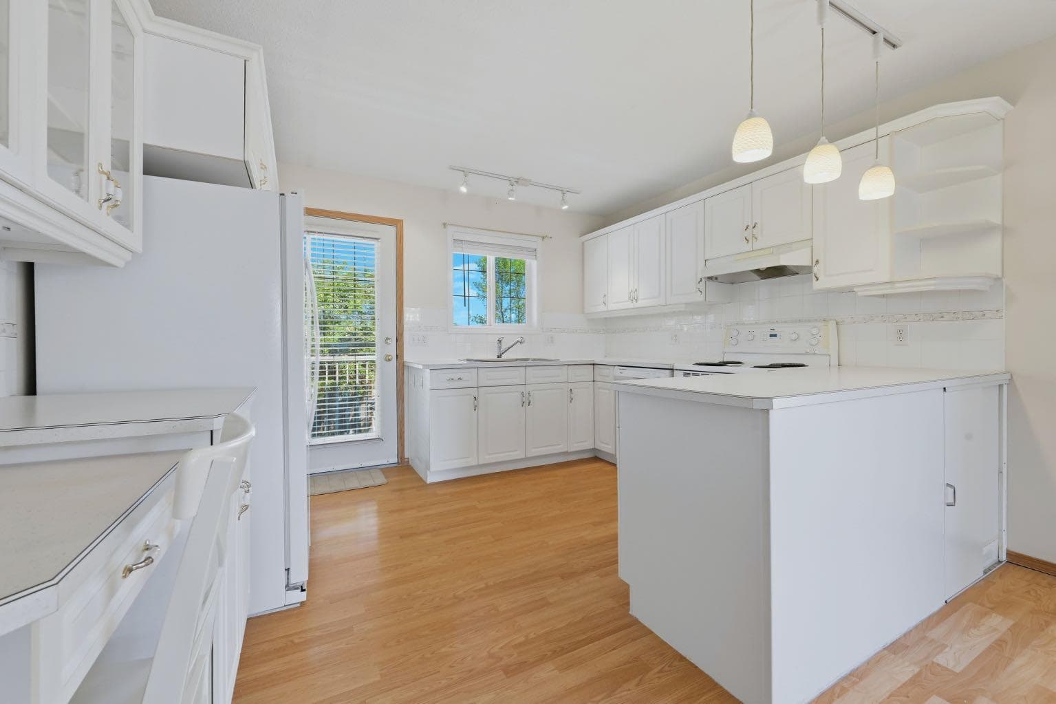112 Dovista Court SE