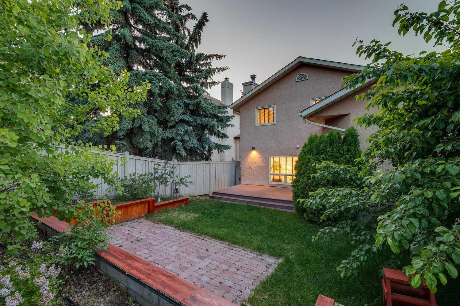 51 Straddock Crescent SW