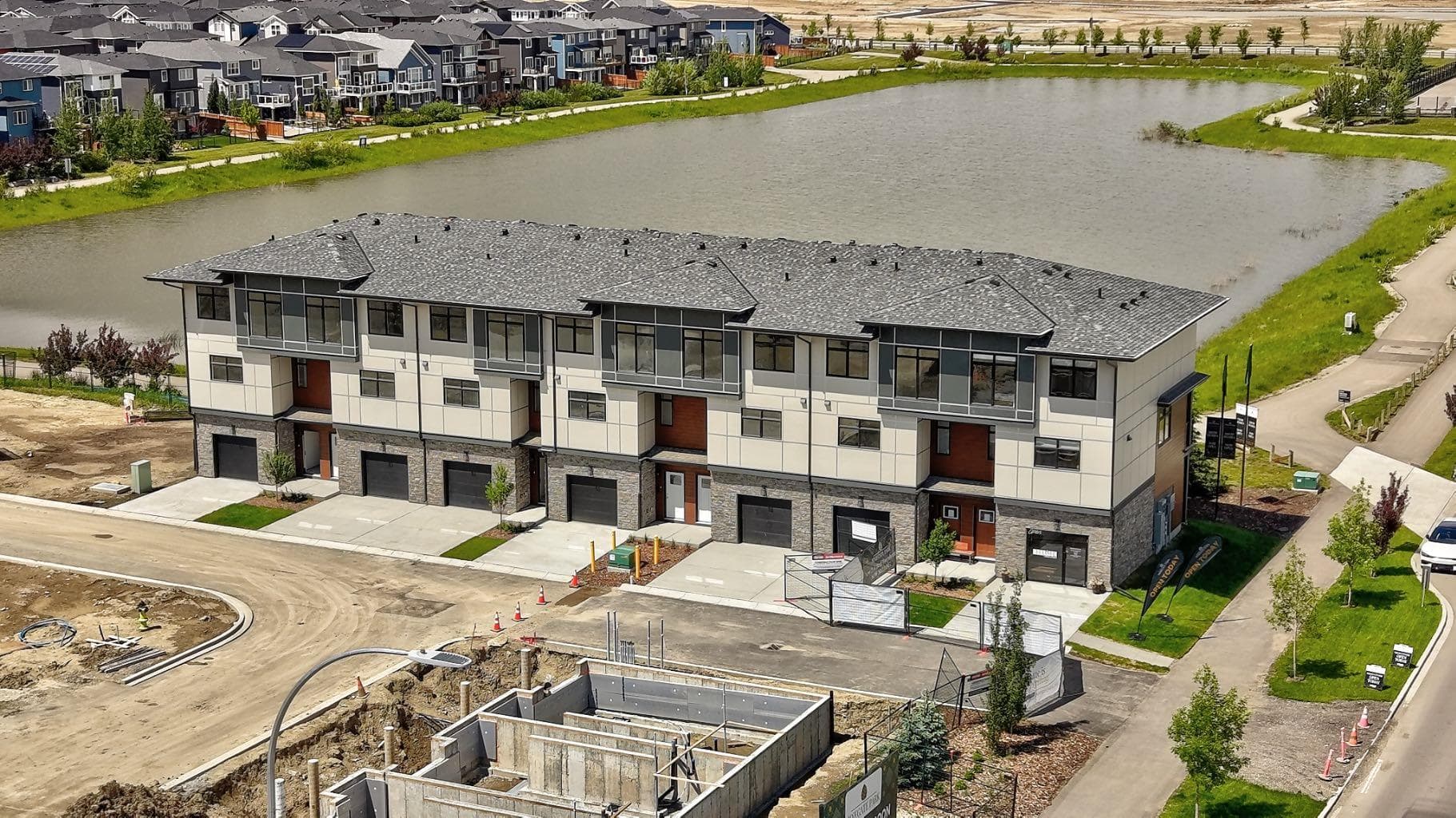 703, 30 Creekside Villas SW