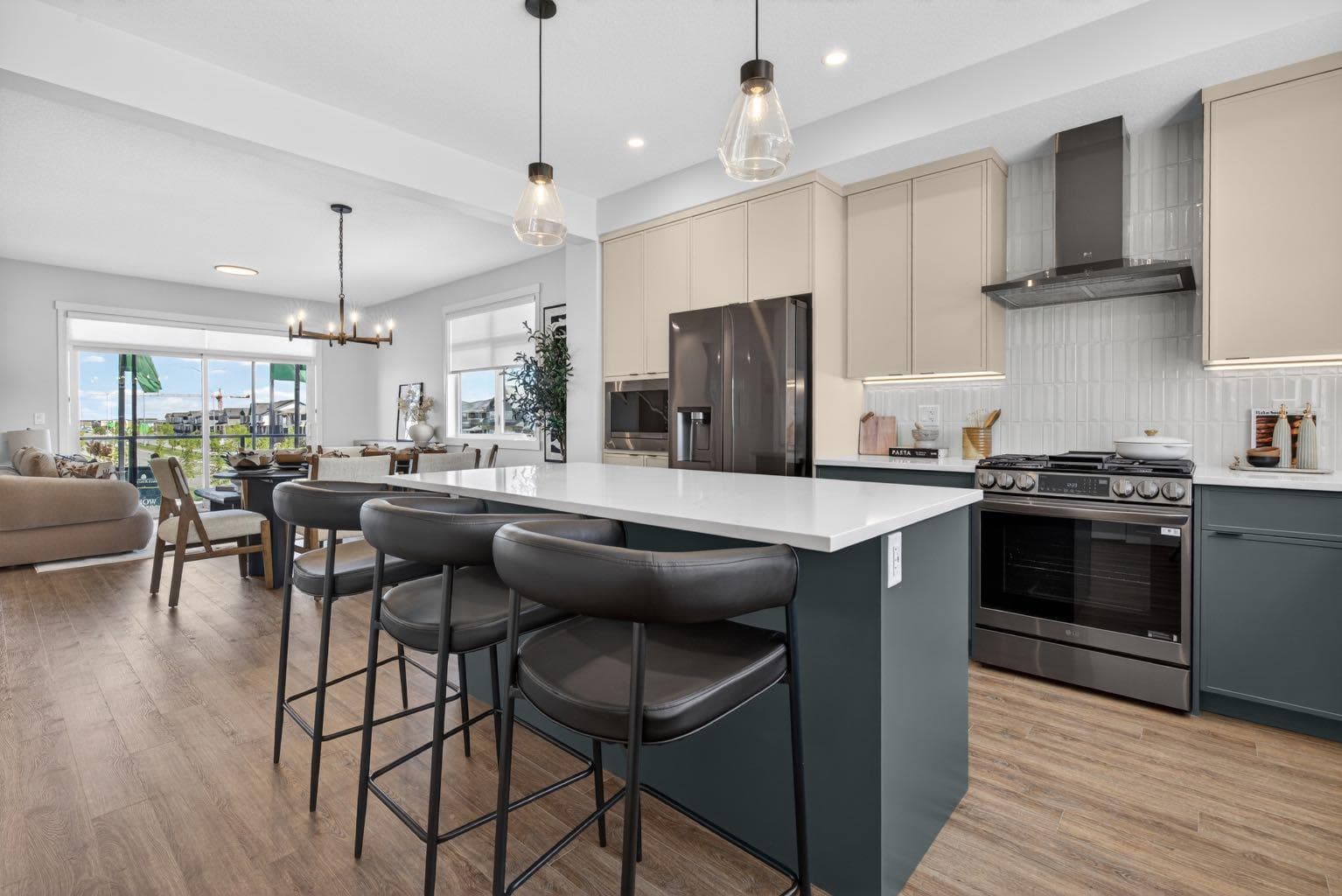 703, 30 Creekside Villas SW