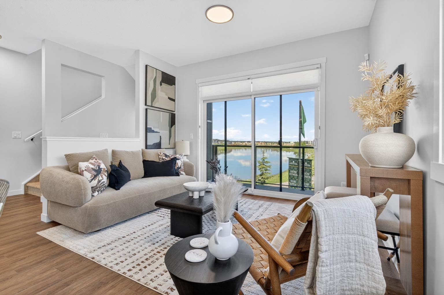 703, 30 Creekside Villas SW