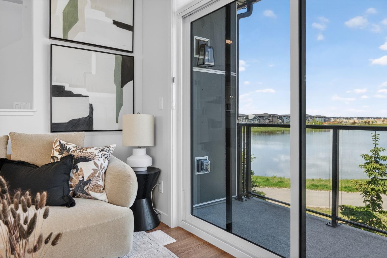 703, 30 Creekside Villas SW
