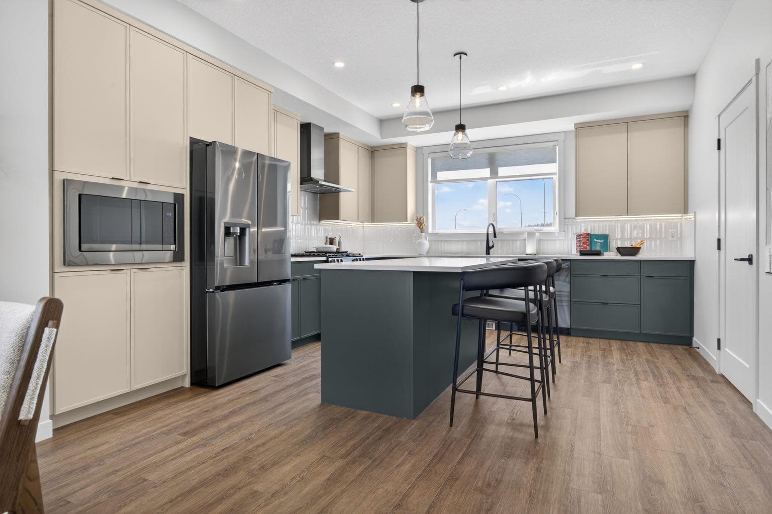 703, 30 Creekside Villas SW