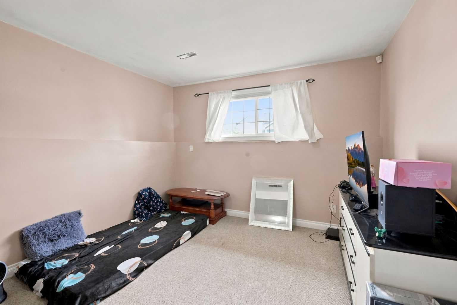 20 Saddlefield Road NE