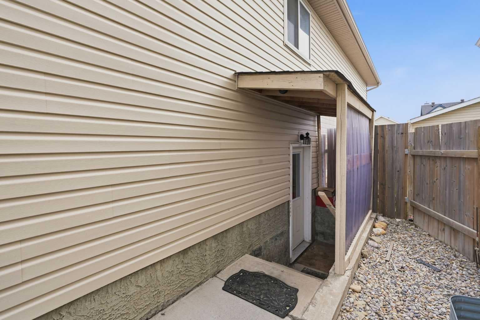 20 Saddlefield Road NE