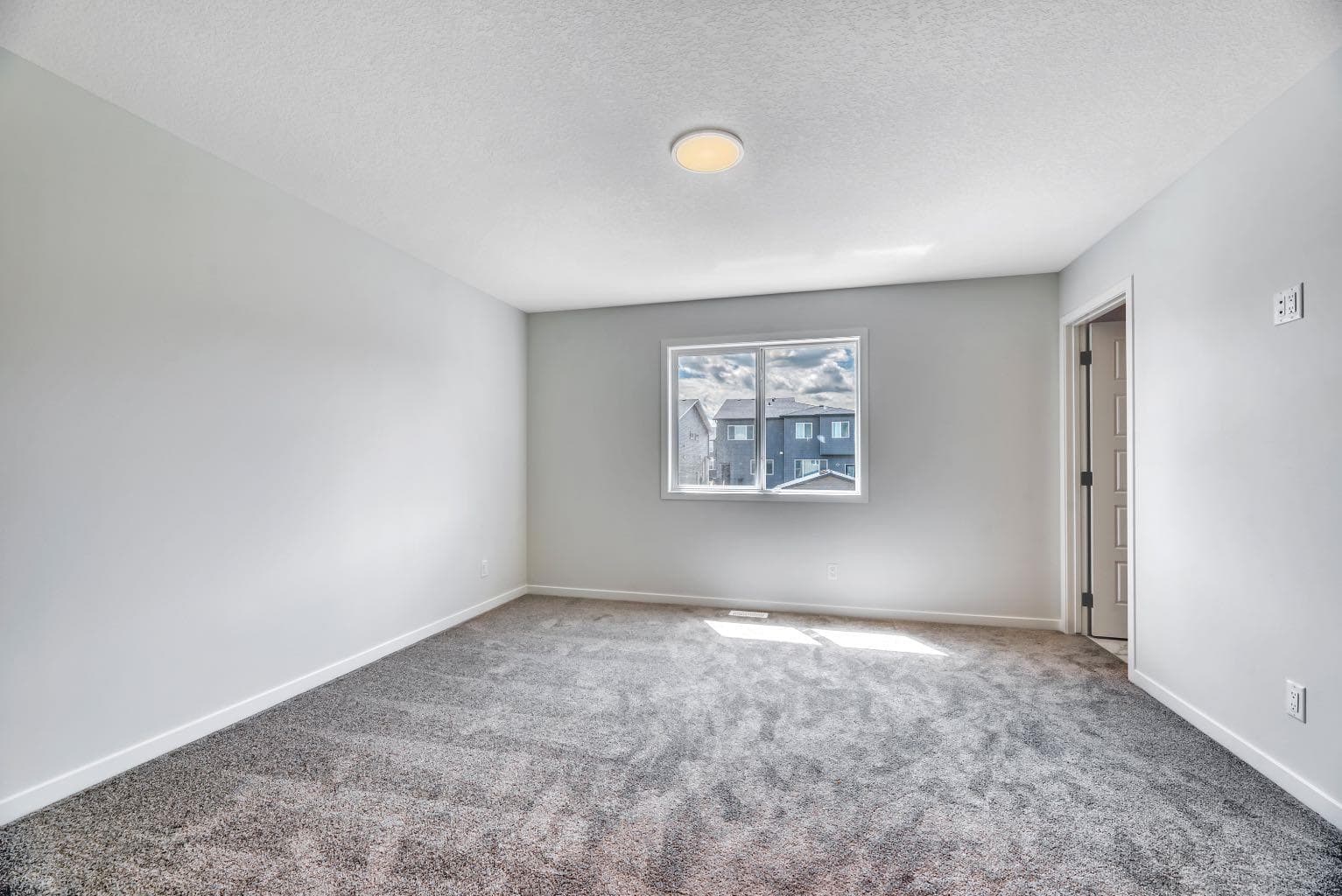 292 Marmot Grove NW