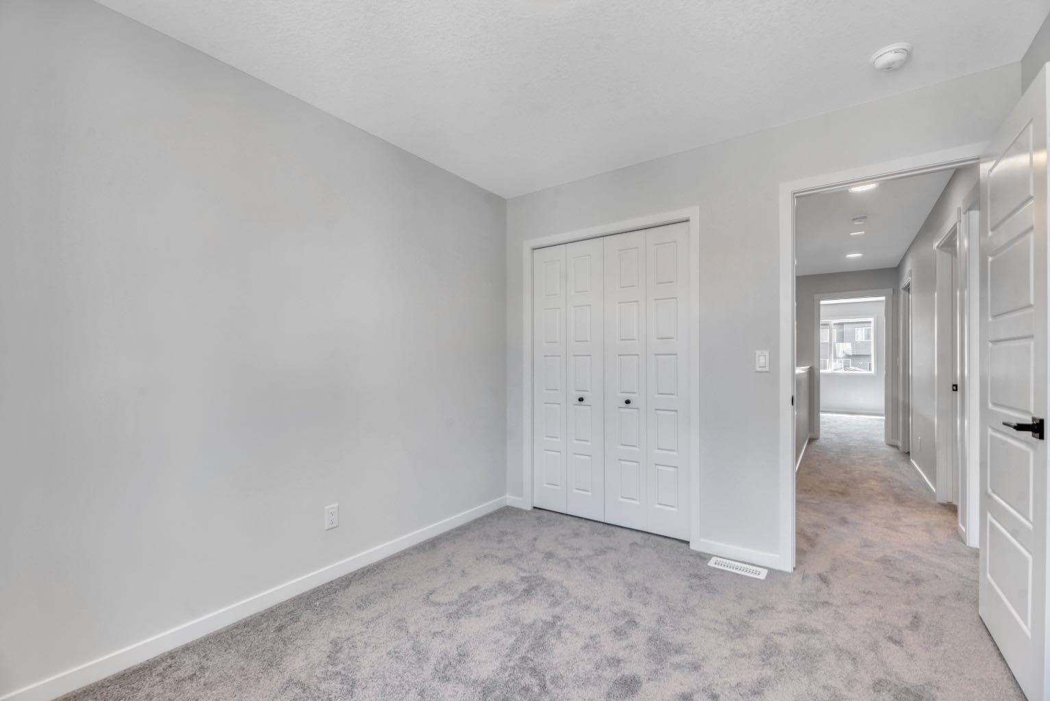 292 Marmot Grove NW