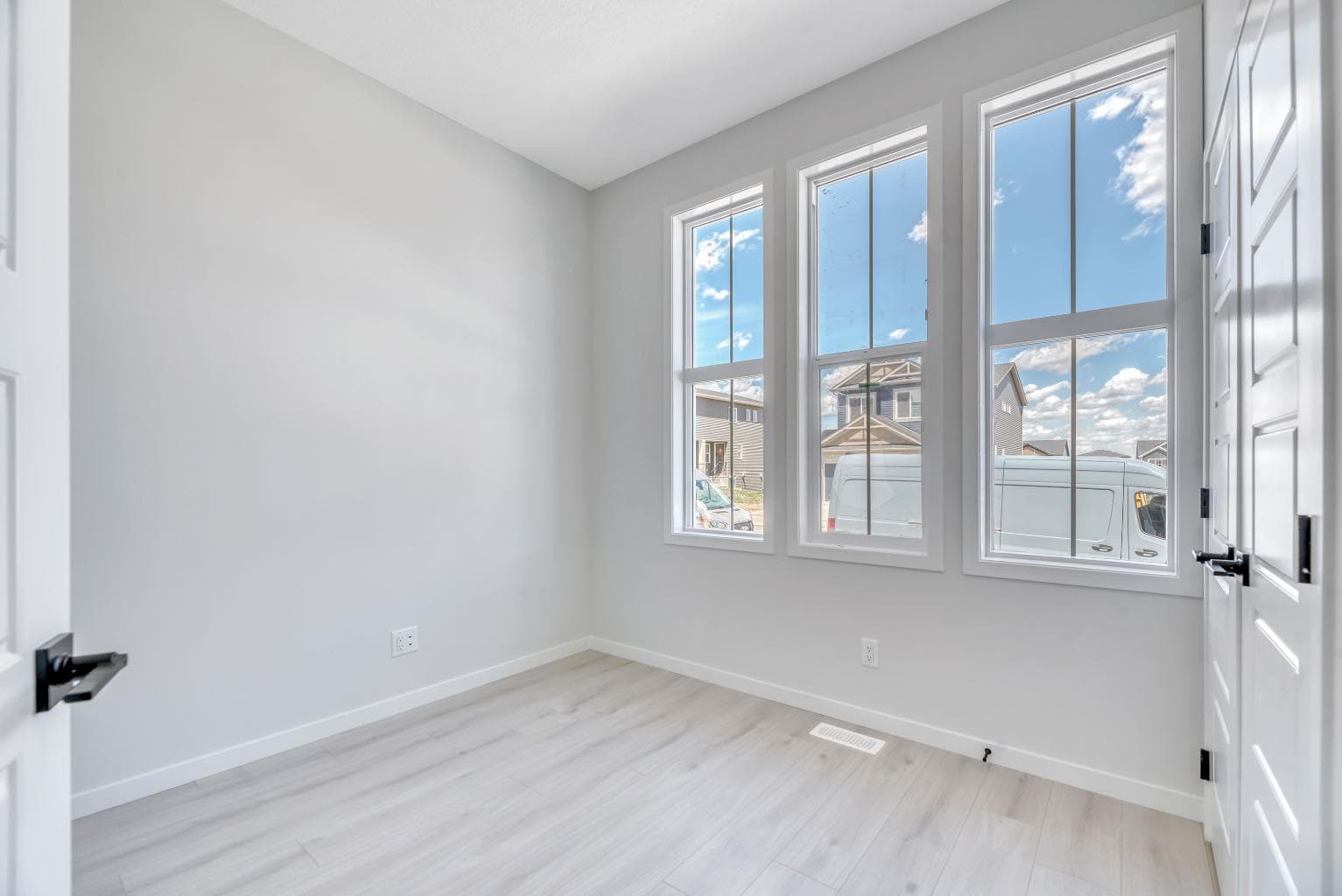 292 Marmot Grove NW