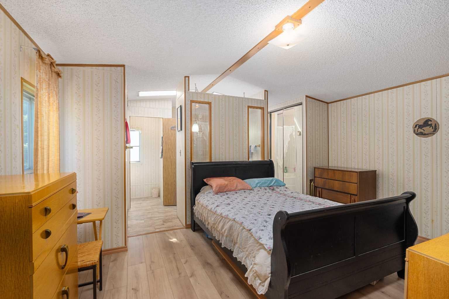71, 99 Arbour Lake Road NW