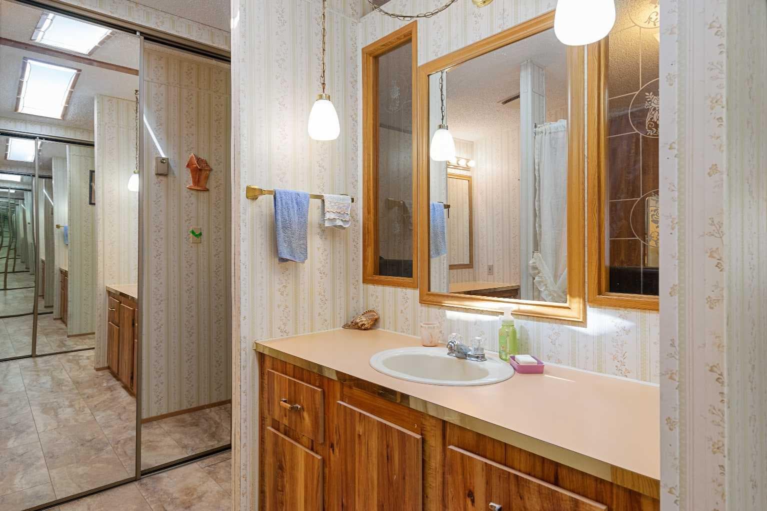 71, 99 Arbour Lake Road NW