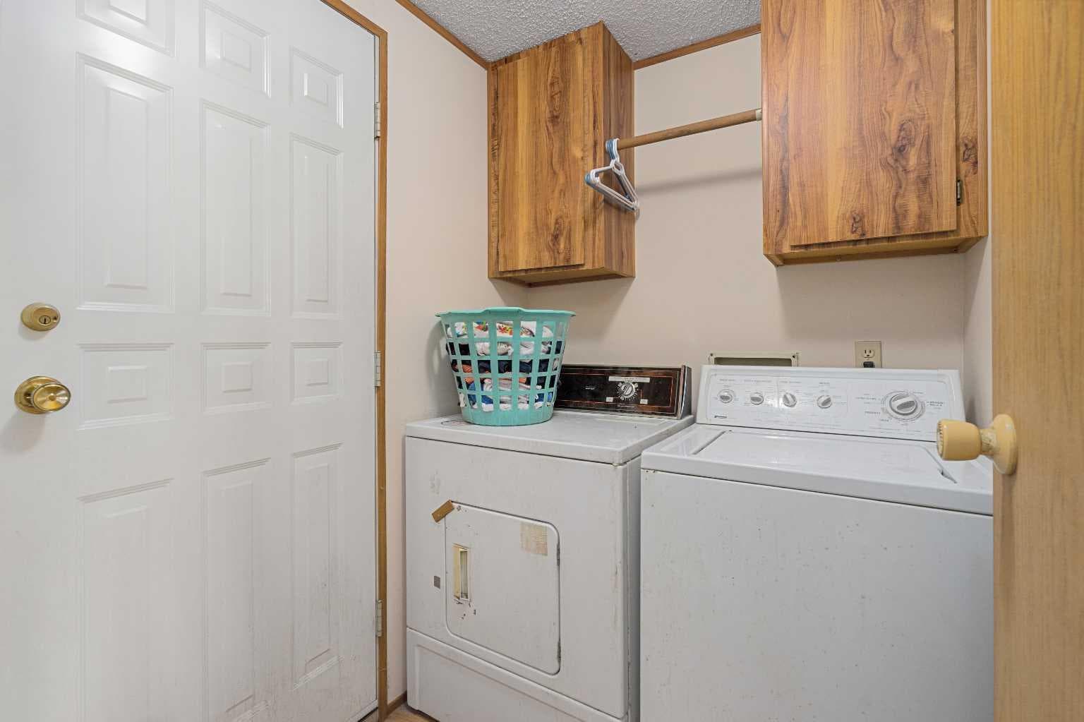 71, 99 Arbour Lake Road NW