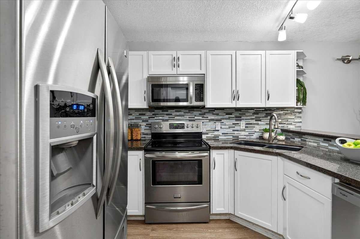 166, 78 Glamis Green SW