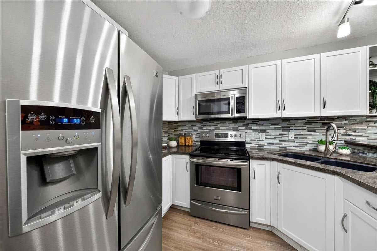 166, 78 Glamis Green SW