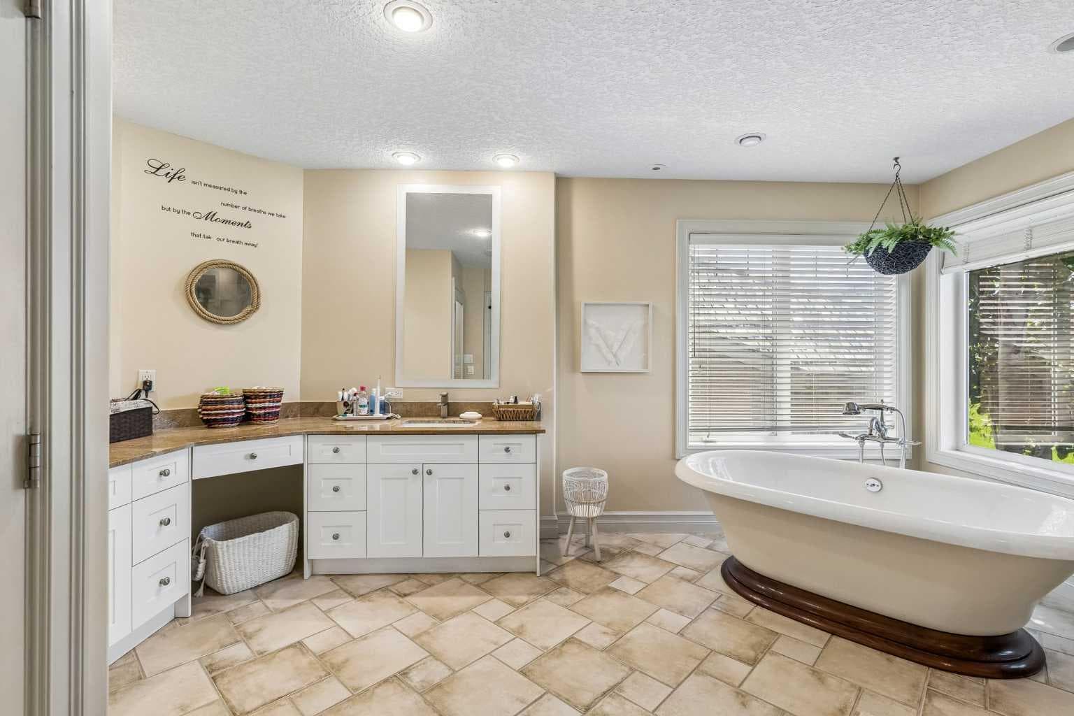 73 Hidden Creek Park NW