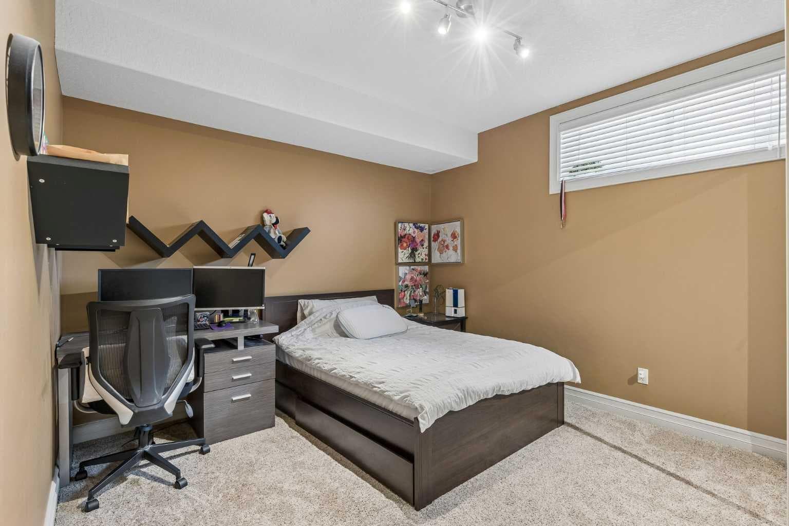 73 Hidden Creek Park NW