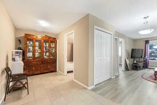 215, 355 Taralake Way NE