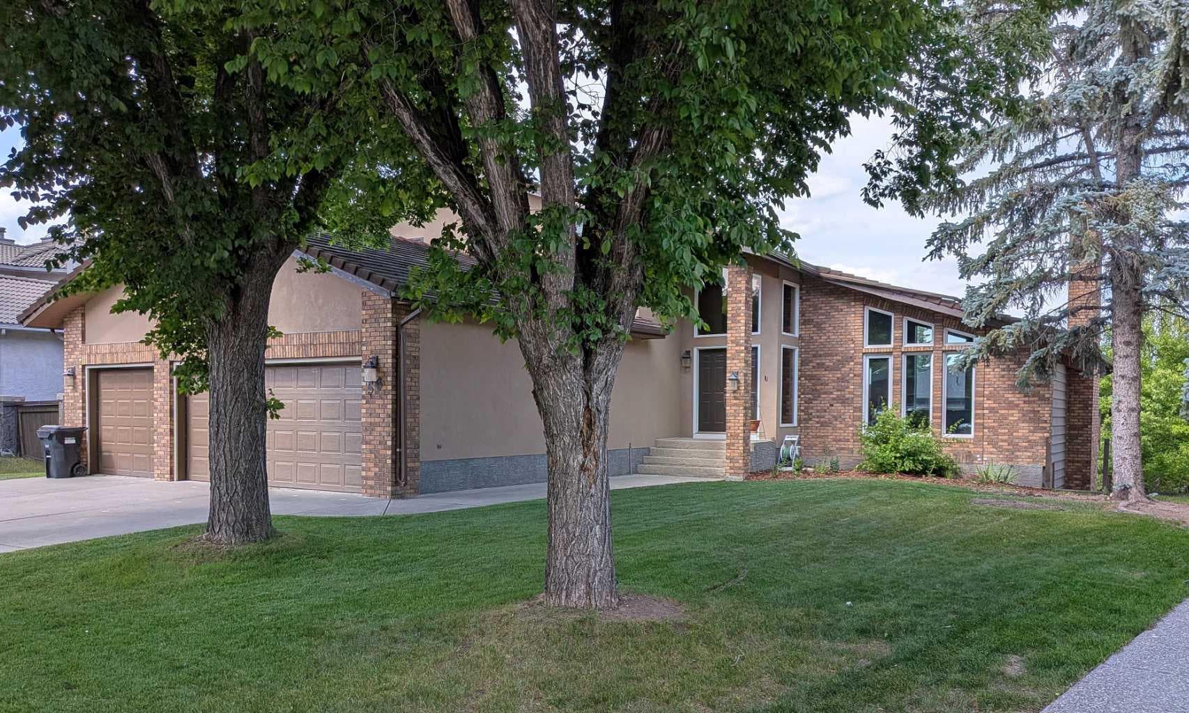 56 Patterson Crescent SW
