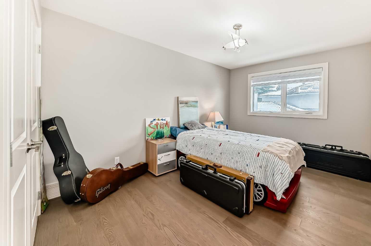 56 Patterson Crescent SW