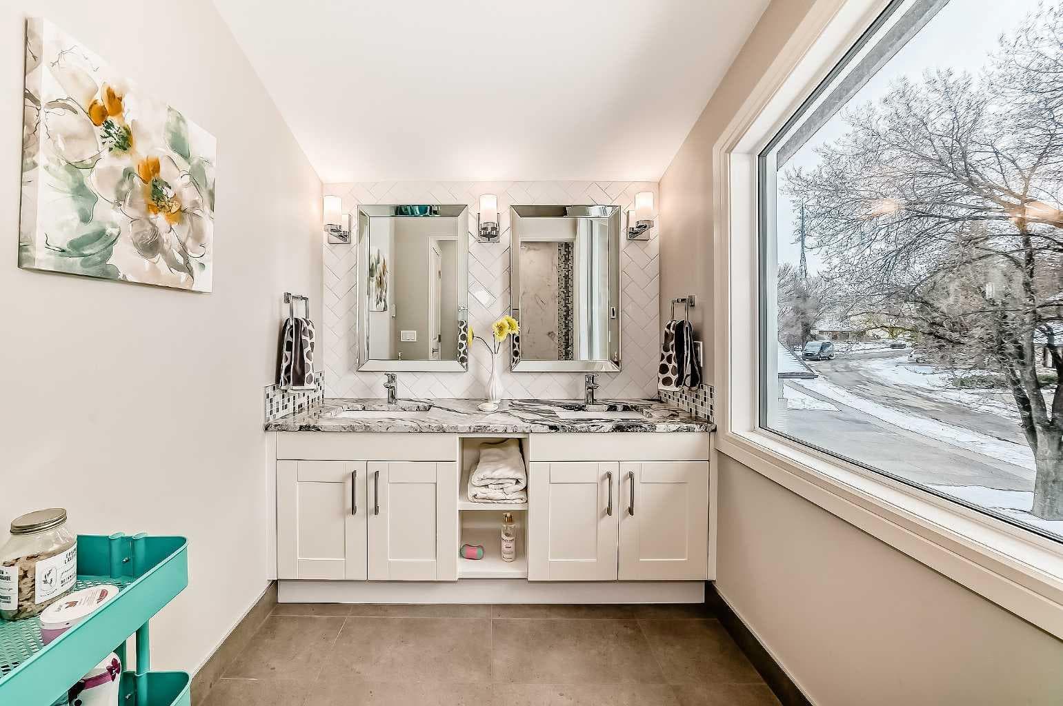 56 Patterson Crescent SW