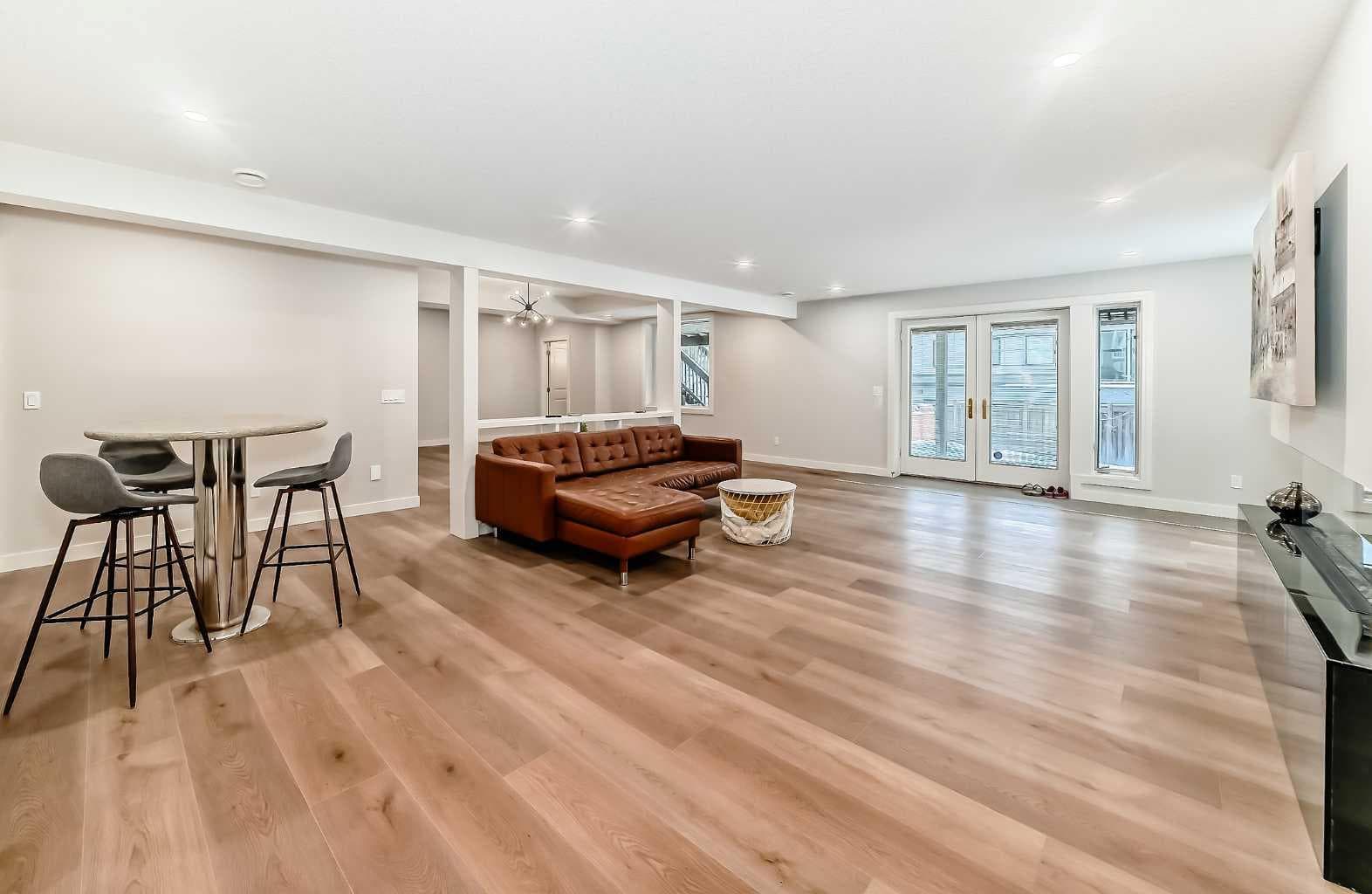56 Patterson Crescent SW
