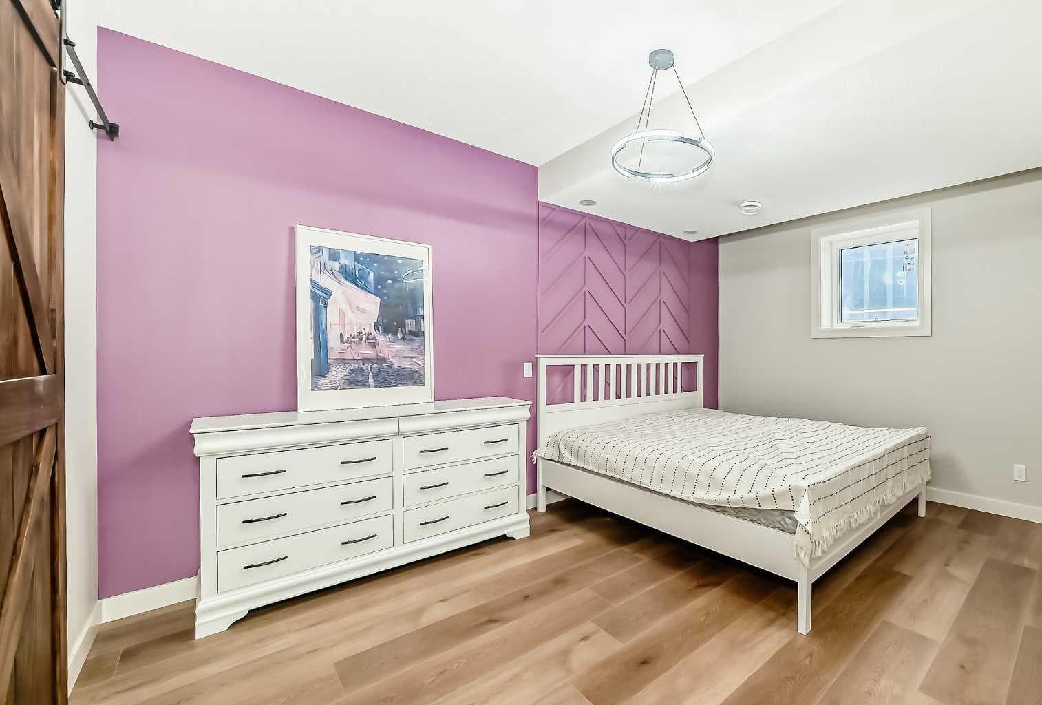 56 Patterson Crescent SW